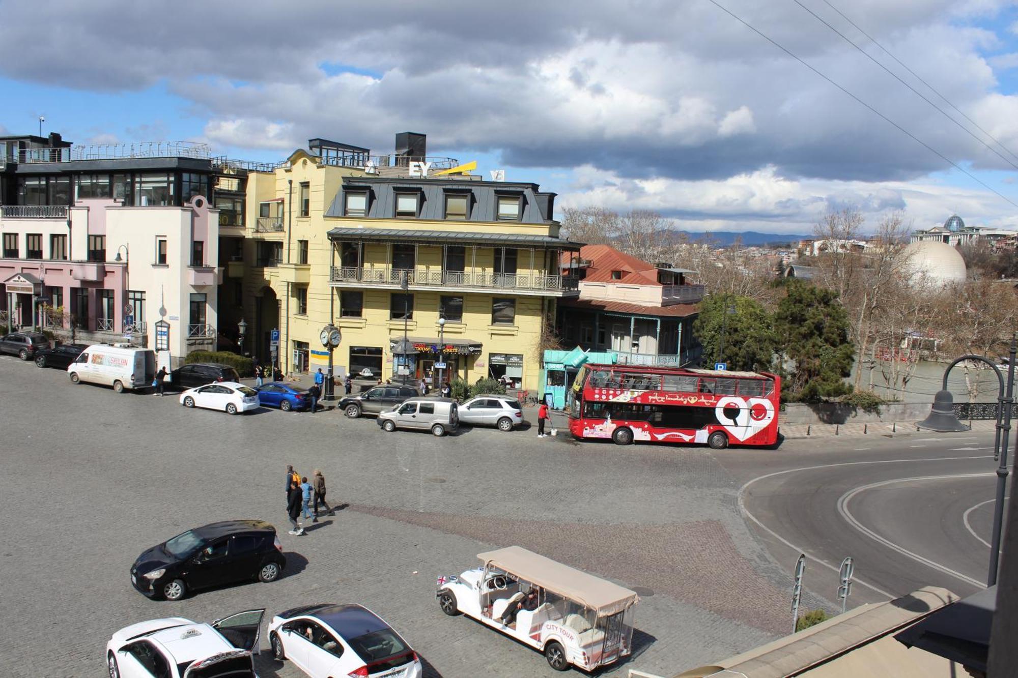 Meidan Inn Tbilisi Exteriör bild