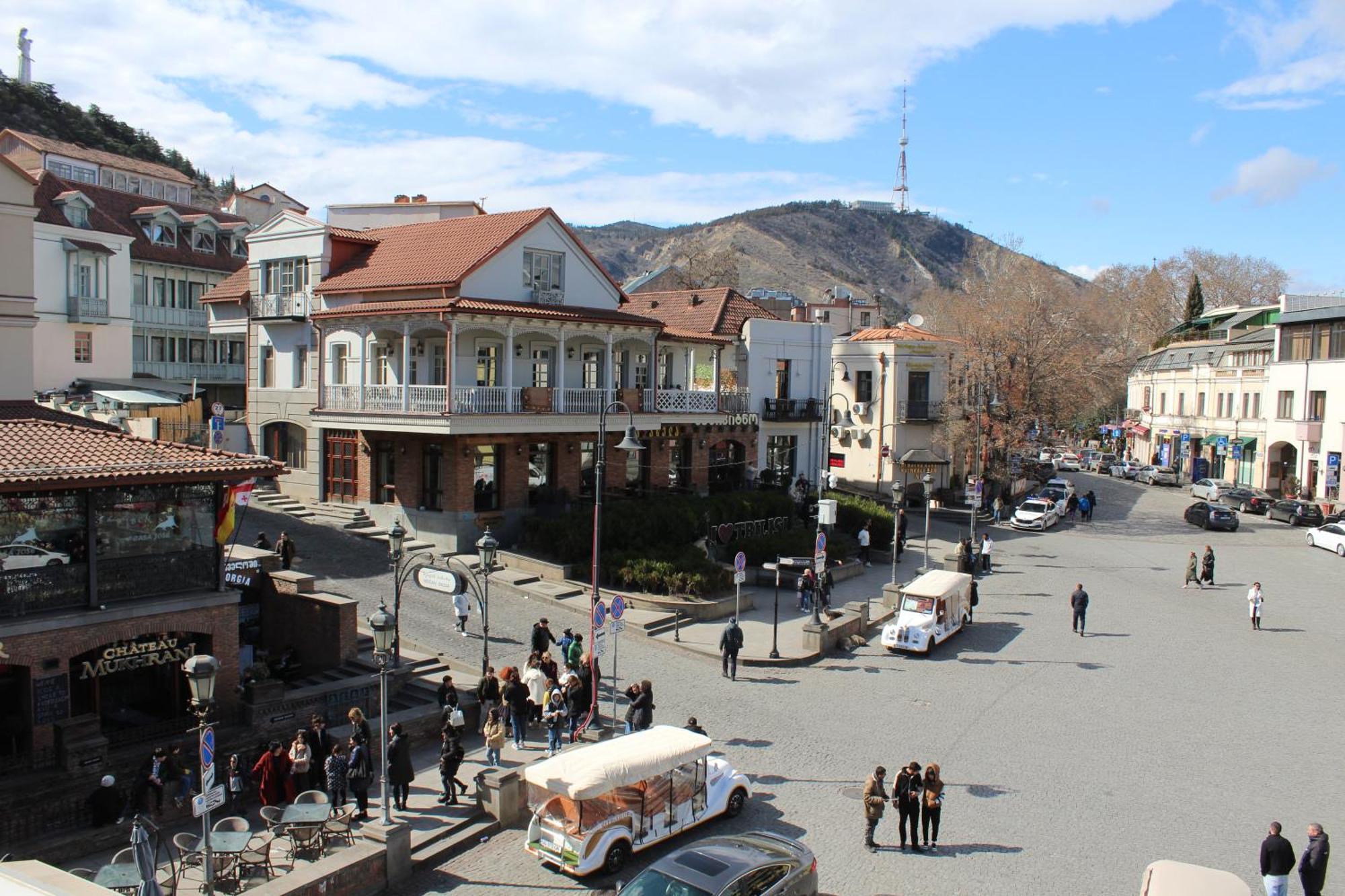 Meidan Inn Tbilisi Exteriör bild